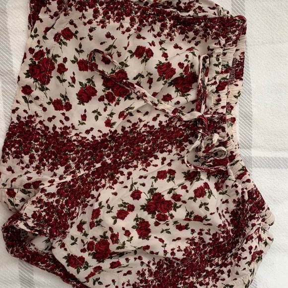 brandy melville rose shorts - Picture 1 of 4
